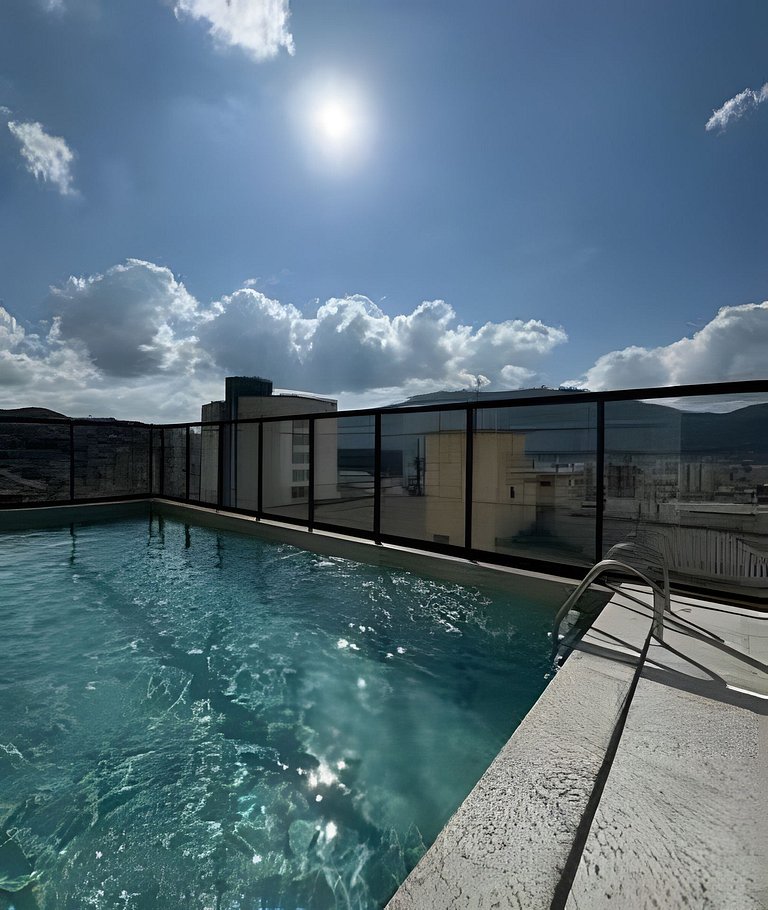 Suporte VIP: TOPstudio no Centro c/Piscina Jacuzzi