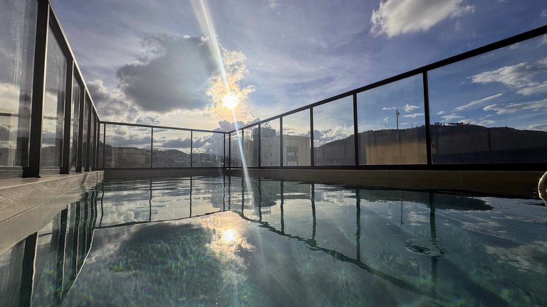 Suporte VIP: TOPstudio no Centro c/Piscina Jacuzzi