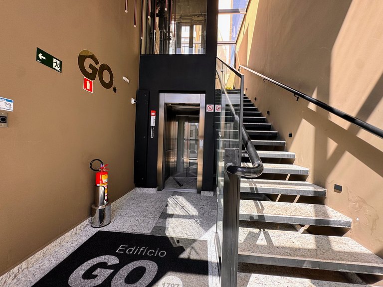 Suporte VIP: TOPstudio no Centro c/Piscina Jacuzzi