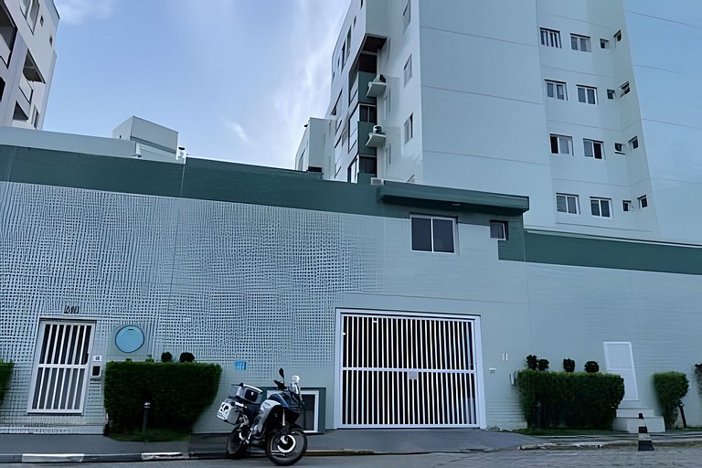 Apto com Lazer de Resort na Praia Grande