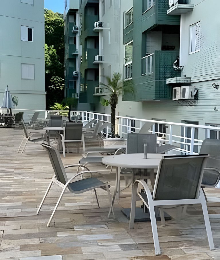 Apto com Lazer de Resort na Praia Grande