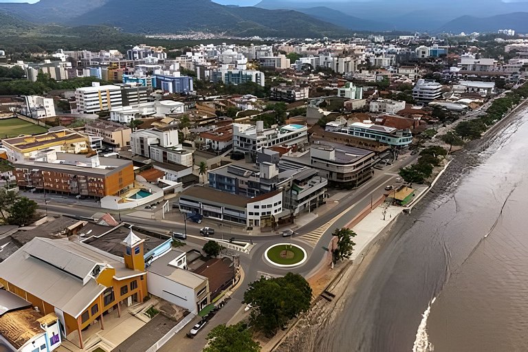 Loft Inesquecível Hidro Privativa a Passos do Mar