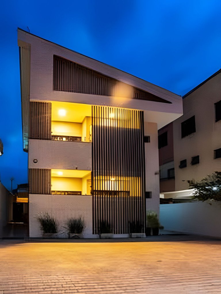 Loft Aconchegante Hidro e Churrasqueira 150m Mar