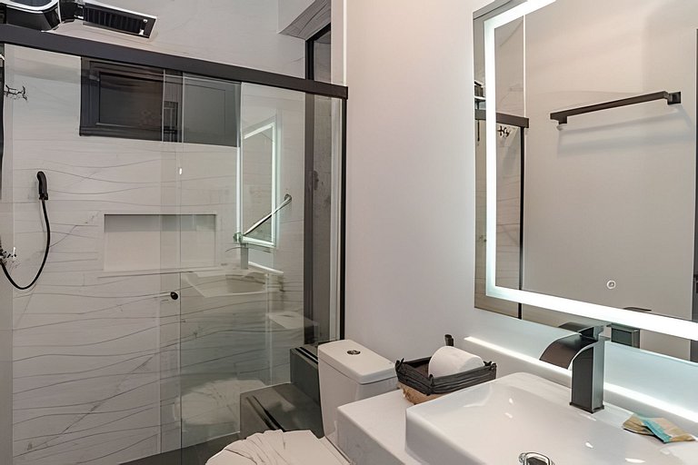 Loft Aconchegante Hidro e Churrasqueira 150m Mar