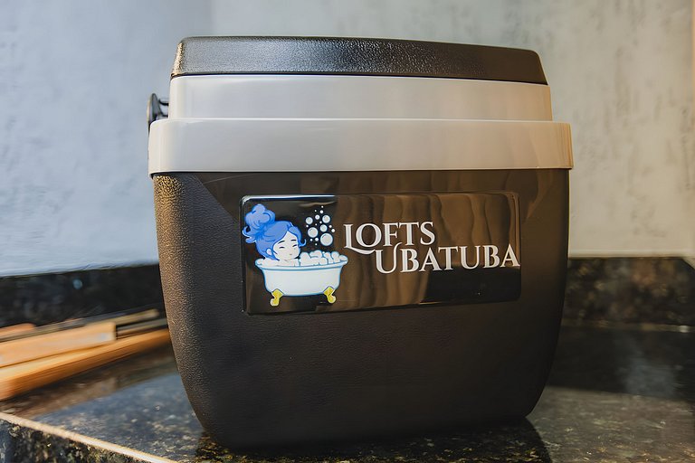 Loft Romântico com Hidro Aquecida a Passos do Mar