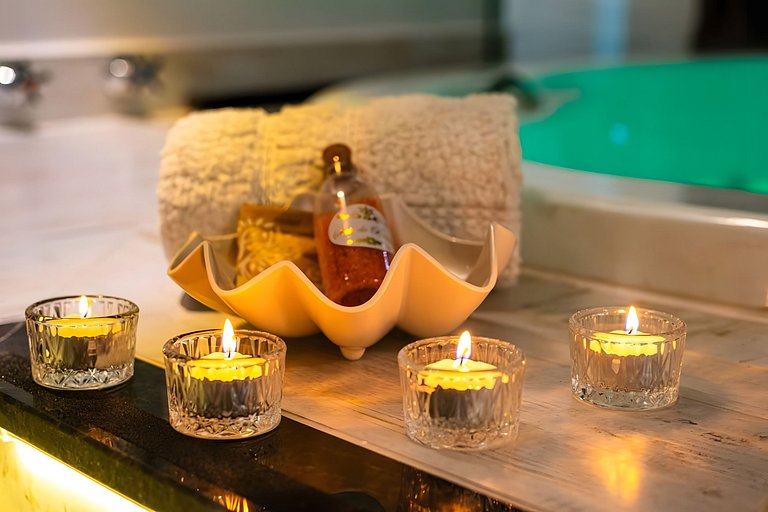 Loft Romântico com Hidro Aquecida a Passos do Mar