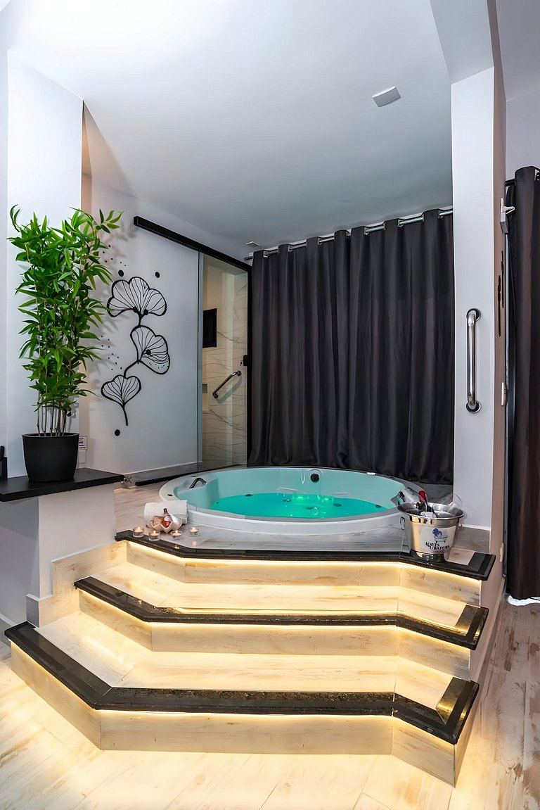 Loft Romântico com Hidro Aquecida a Passos do Mar