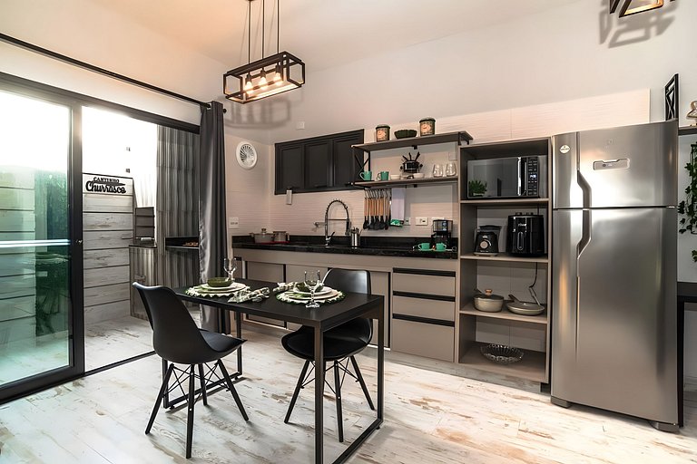 Loft Romântico com Hidro Aquecida a Passos do Mar