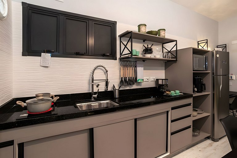 Loft Romântico com Hidro Aquecida a Passos do Mar